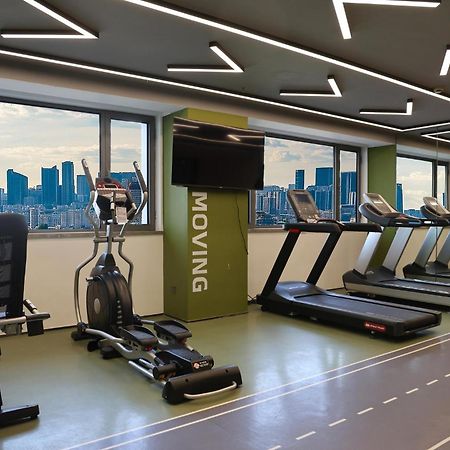 Holiday Inn Shanghai Huaxia By Ihg - Overlooking City Scenery At Sky View Restaurant Exteriör bild