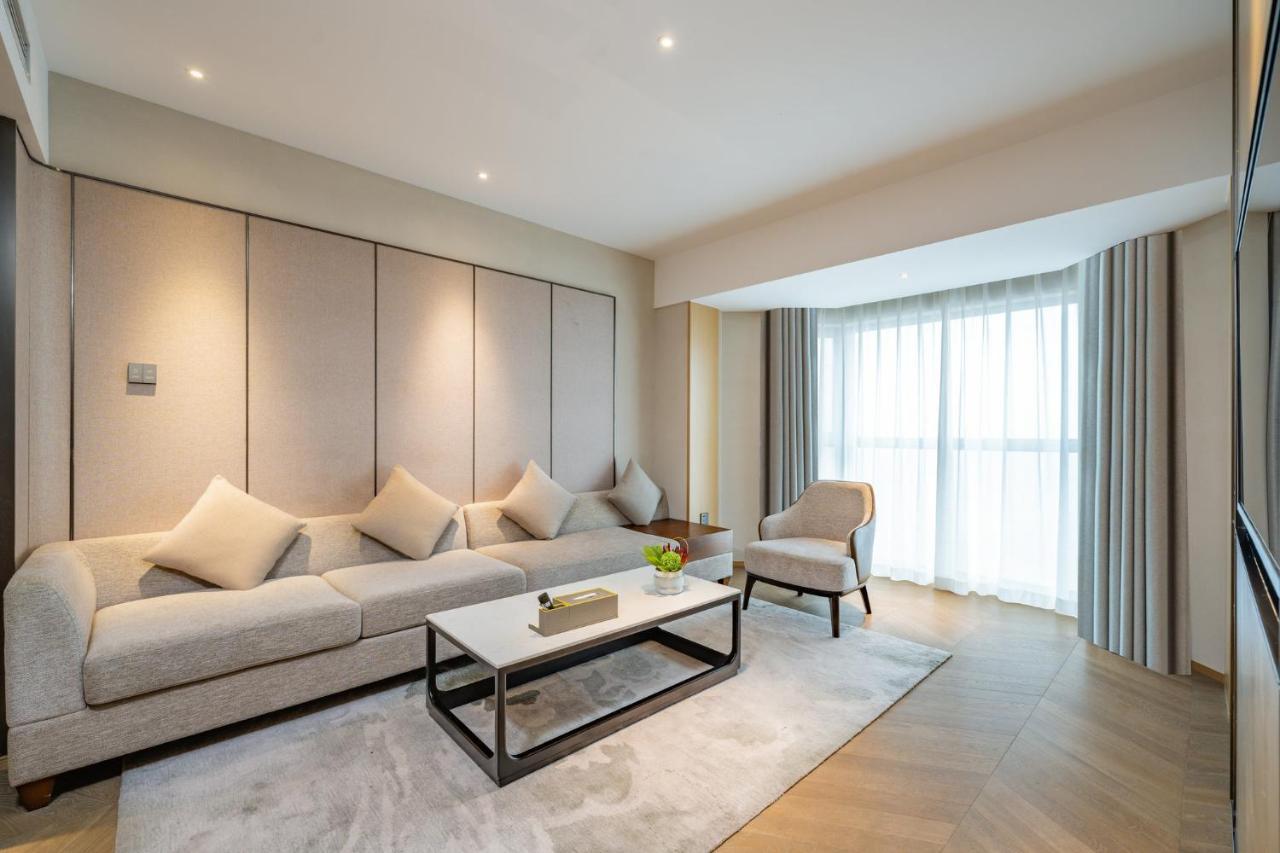 Holiday Inn Shanghai Huaxia By Ihg - Overlooking City Scenery At Sky View Restaurant Exteriör bild