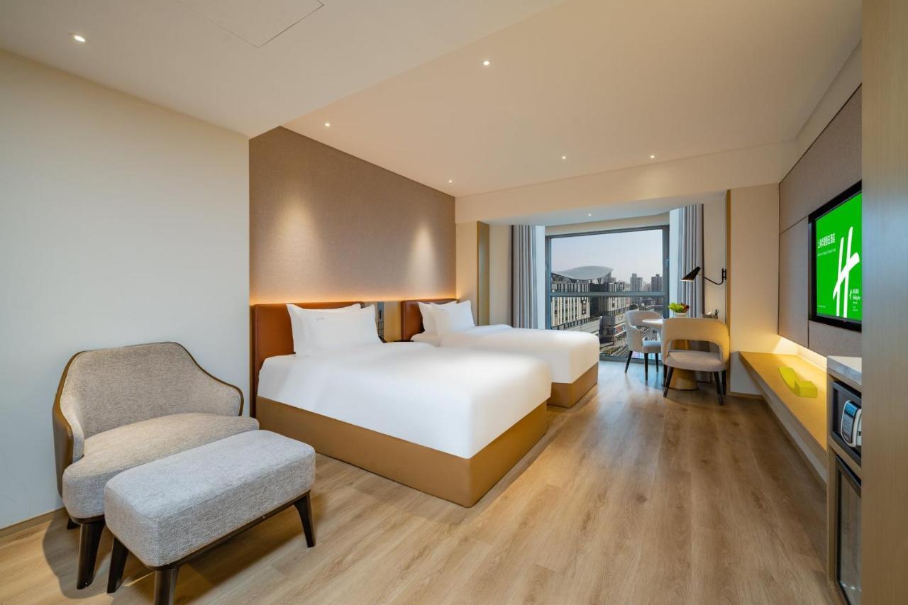 Holiday Inn Shanghai Huaxia By Ihg - Overlooking City Scenery At Sky View Restaurant Exteriör bild