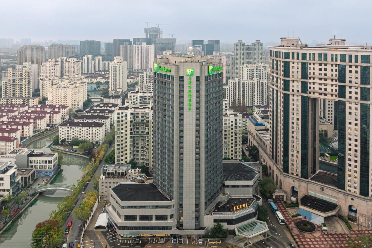 Holiday Inn Shanghai Huaxia By Ihg - Overlooking City Scenery At Sky View Restaurant Exteriör bild