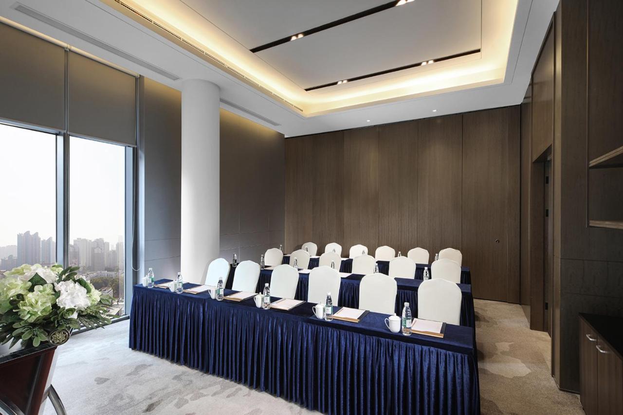 Holiday Inn Shanghai Huaxia By Ihg - Overlooking City Scenery At Sky View Restaurant Exteriör bild